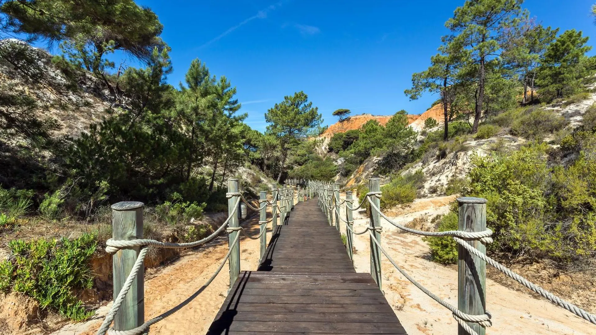 Pine Cliffs Suites Albufeira 5*,
